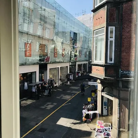 Adnana - Center On Walking Street B&B 올보르