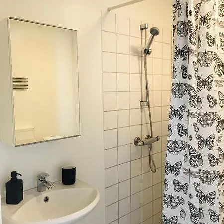 Adnana - Center On Walking Street B&B *